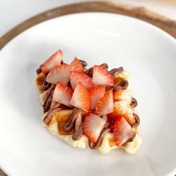 มินิครอฟเฟิล สตอเบอร์รี่+นูเทล่า(ขนาด 30 g.) ตัวเล็ก