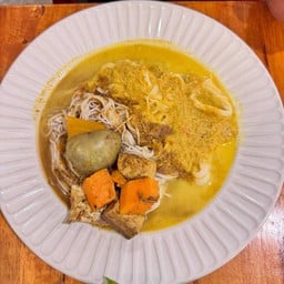 ขนมจีนน้ำยา 2 อย่าง