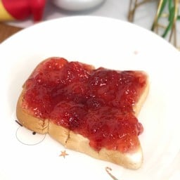 ขนมปังปิ้งแยมสตอเบอรี่