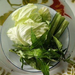 เพิ่มผักสดทานกับลาบหรือน้ำพริก