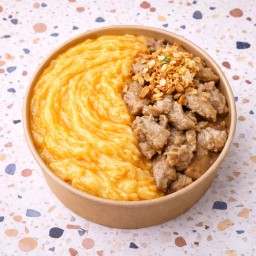 ข้าวหน้าไข่ข้น + หมูกระเทียม