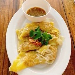 เกี๊ยวลวกจิ้ม