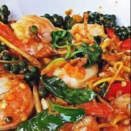 ผัดฉ่าทะเลราดข้าว