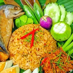 ข้าวคลุกน้ำพริก แจ่วบอง ปลาทู