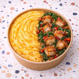 ข้าวหน้าไข่ข้น + กะเพราหมูกรอบ