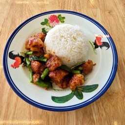 ผัดพริกแกงราดข้าว