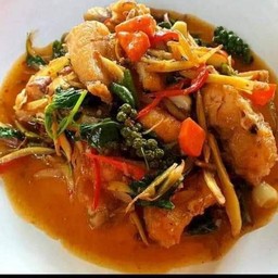 ผัดฉ่าปลากดคังทอด