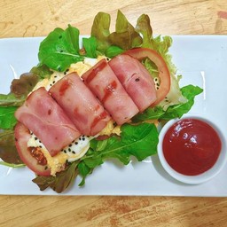 ขนมปังซาวโดว์แฮมไข่ข้น