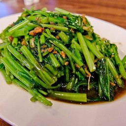 43-ผัดผักบุ้งไฟแดง