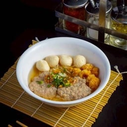 ก๋วยเตี๋ยว น้ำใส หมู