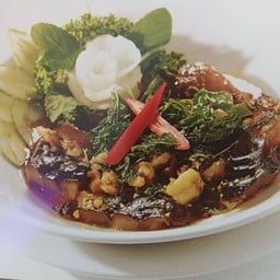 ปลิงทะเลผัดกระเพรากรอบ