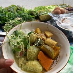 ขนมจีนฮาลาล บุฟเฟ่ต์ผัก