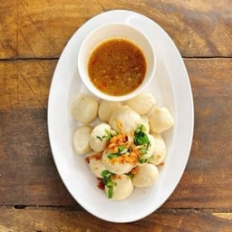 ลูกชิ้นหมูลวกจิ้ม