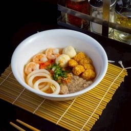 ก๋วยเตี๋ยว น้ำใส หมู+ทะเล