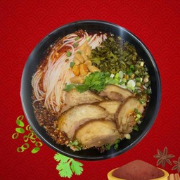เส้นหมี่หมูตุ๋น