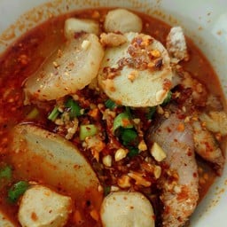 ก๋วยเตี๋ยวหมูต้มยำ เย็นตาโฟ ( อ้อ )