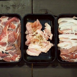 หมูสามชั้นสไลด์ (จาน)