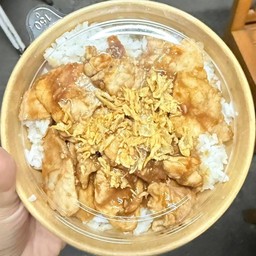 หมูกระเทียม