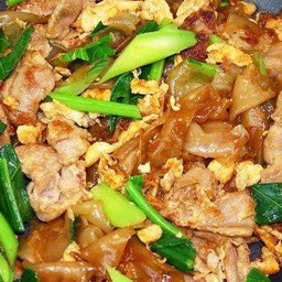 ผัดซีอิ๊วเส้นใหญ่