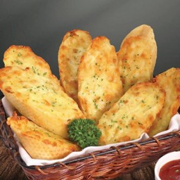 ขนมปังกระเทียมอบชีส Cheese Garlic Bread