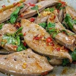 ข้าวกระเพราตับ