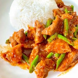 ข้าวเครื่องแกงหมูสด