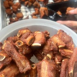 ครัวชาววิเสท 5 อาหารตามสั่ง อร่อยเที่ยงวันถึงเที่ยงคืน