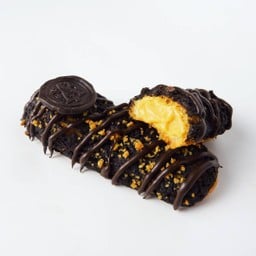 Salted Caramel Croquant Eclair