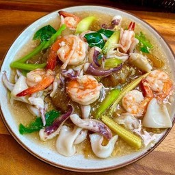 ราดหน้าหมี่กรอบทะเล