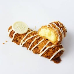 Vanilla Croquant Eclair
