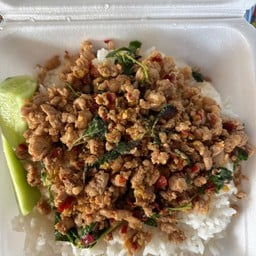 โบว์อาหารตามสั่ง,ผัดไทย,ข้าวแหนมหมูสามชั้นทอด