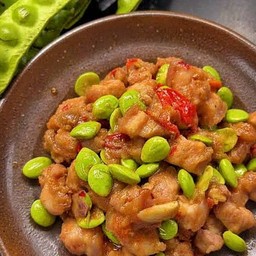 ผัดกะปิสะตอ ราดข้าว