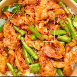 หมูผัดพริกแกงราดขาว