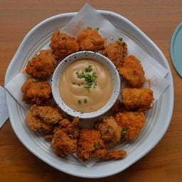 Henry Bite ไก่ป๊อบเฮนรี่