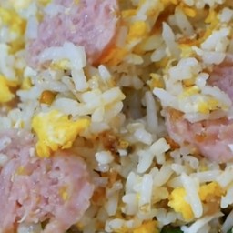 ข้าวผัดแหนม