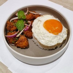 Spicy Chicken Pop Rice ข้าวไก่ป็อปยำแซ่บ