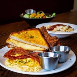 Brunch Grilled Cheese  ชุดแซนวิชชีส