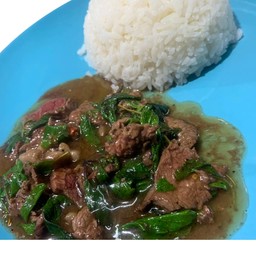 ข้าวผัดกระเพราเนื้อ