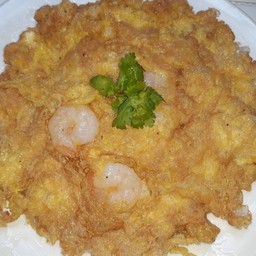 ไข่เจียวกุ้งเป็นกับ