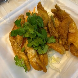 ท้องปลากะพงทอดกรอบ+น้ำจิ้มซีฟุ้ด