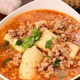 อาตือข้าวกล่องตลาดค่ำวชิรา ตลาดค่ำวชิรา ด้านหลังร้านลูกชิ้นป้าจวบ