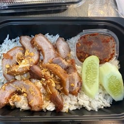 ข้าวคอหมูทอดน้ำจิ้มแต่ว