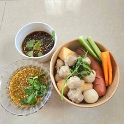 คุณนายลูกชิ้นนึ่ง