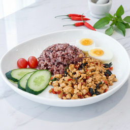 ข้าวกะเพราอกไก่ไข่ต้ม (Stir-fried Chicken breast with Basil and Boiled egg)