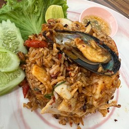 ข้าวผัดต้มยำทะเล