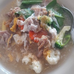 ราดหน้าหมี่กรอบ_เส้นใหญ่หมู