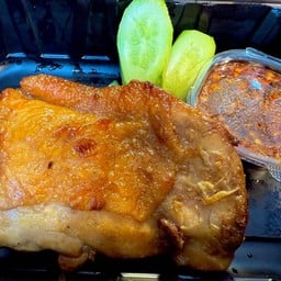 ไก่ย่างเนื้อสะโพก  (2ชิ้น)