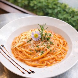 FE09 Spaghetti with Pink Sauce