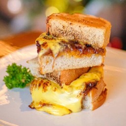 ขนมปังกริลชีสหัวหอม