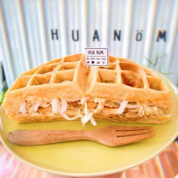 เมนูวาฟเฟิลนมสดไส้ทะลัก
